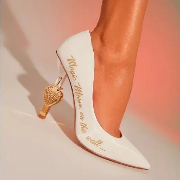 Aldo x Disney Collab, Snow Slippers 🍎 - Picture 2 of 5